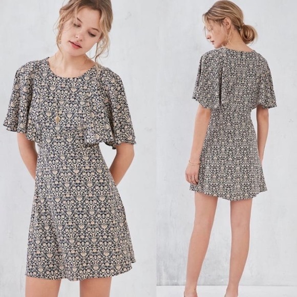 Urban Outfitters "Kimchi Blue" Ruffle Sleeve Orange Navy Cream Dress‎ Size 4 - Picture 2 of 7